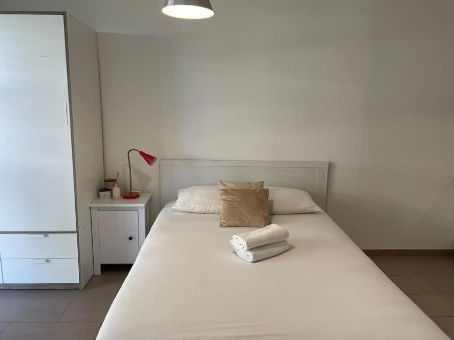 Joli Studio Confortable ! Prilly Eksteriør billede
