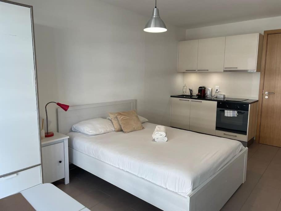 Joli Studio Confortable ! Prilly Eksteriør billede
